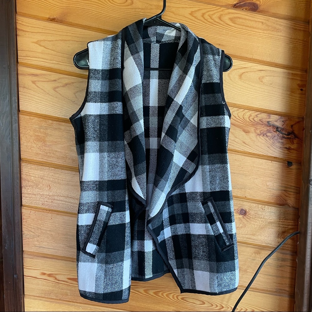 Women's Plaid Vest • Size Medium